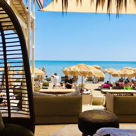 Cubaneros Holiday Inn Laganas Bagian luar foto