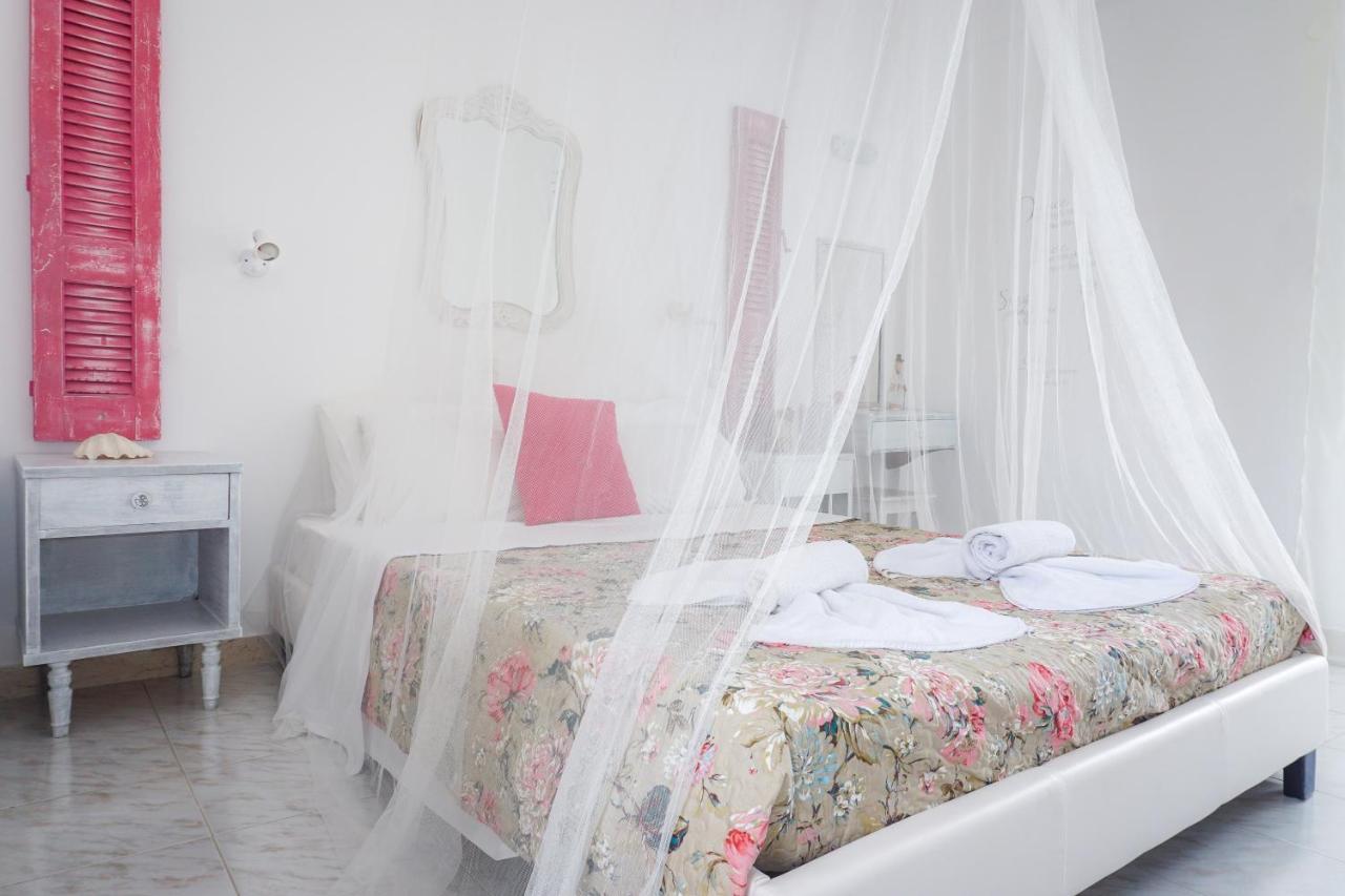 Cubaneros Holiday Inn Laganas Bagian luar foto